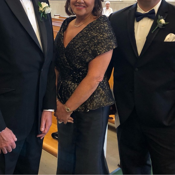 Peplum, lace and taffeta gown - Picture 15 of 15